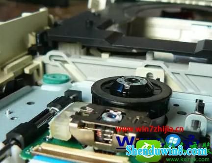 win10系统电脑主机cd盘打不开的解决方法